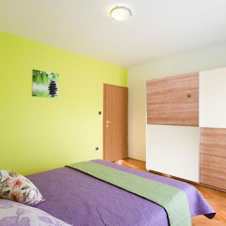 Delightful Apartment In Vir With Garden Luaran gambar