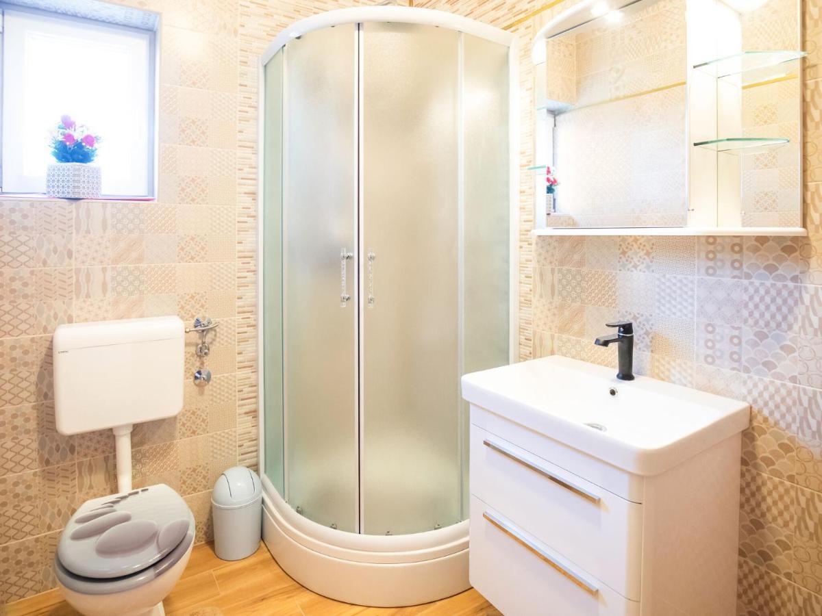 Delightful Apartment In Vir With Garden Luaran gambar